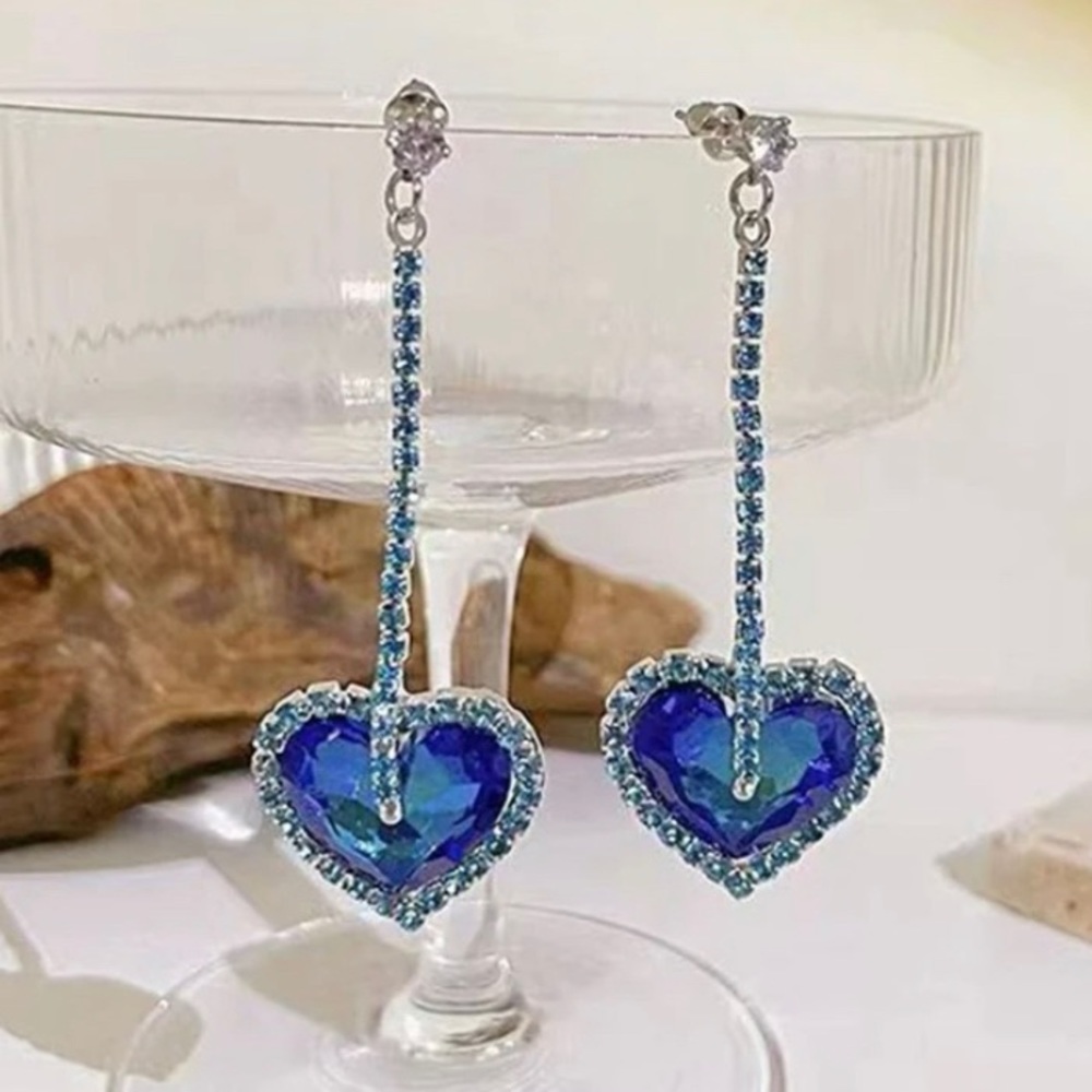 Rhinestone heart drop earrings. New.